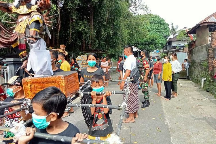 Pawai Ogoh-ogoh mini meriahkan rangkaian perayaan Nyepi di Mataram.