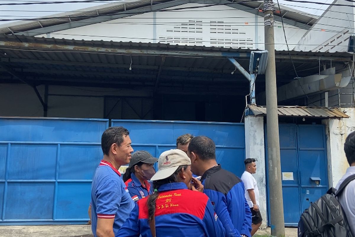 Gudang UD Sentoso Seal di Margomulyo Permai Surabaya milik Jan Hwa Diana telah disegel Pemkot Surabaya