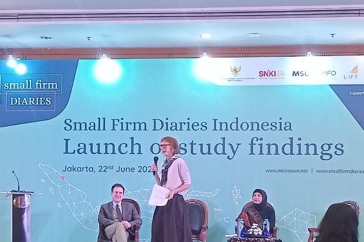 Associate Director, Engagement, Financial Access Initiative, New York University, Laura Freschi dalam acara Peluncuran Hasil Penelitian Small Firm Diaries 2023 di Indonesia, Jakarta.