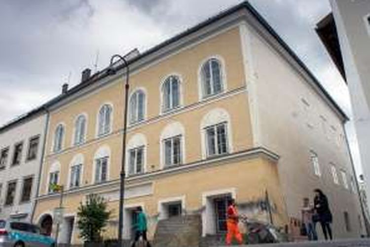 Rumah kelahiran Adolf Hitler di kota Braunau am Inn, Austria.