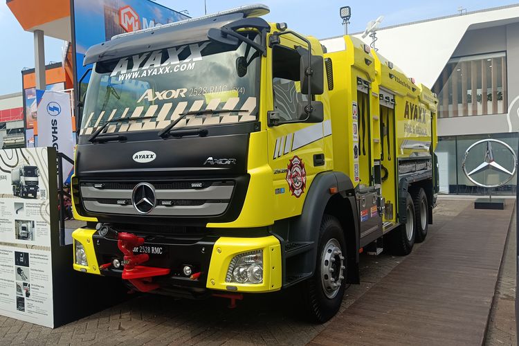 Mercedes-Benz Axor 2528 aplikasi pemadam kebakaran