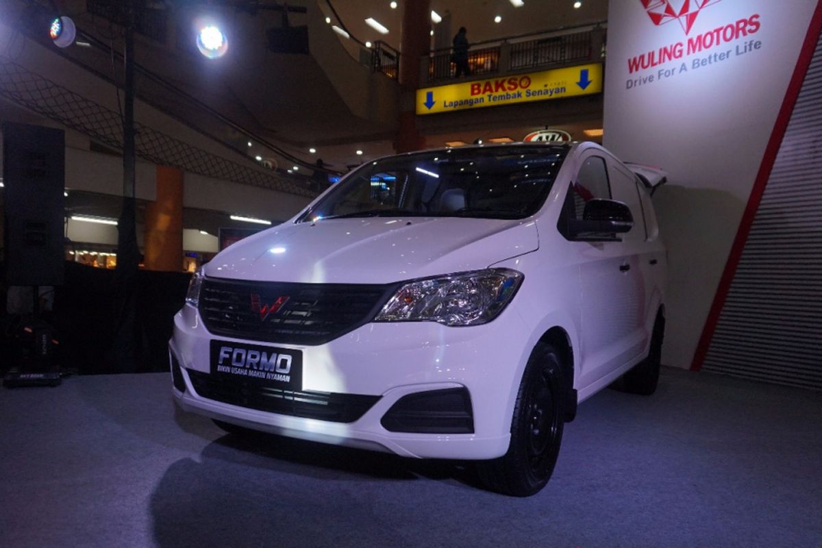 Wuling resmi luncurkan Formo 1.2 cc di Jakarta (7/11/2018)