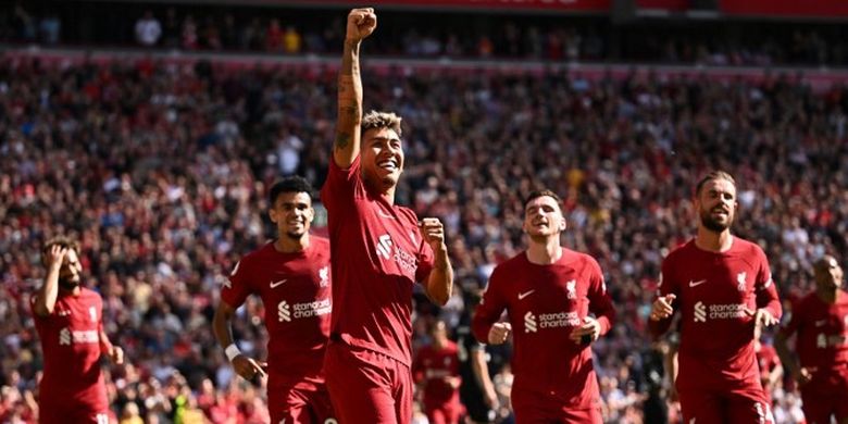 Penyerang Liverpool Roberto Firmino merayakan golnya ke gawang Bournemouth dalam laga yang lanjutan Liga Inggris musim 2022-2023 di Stadion Anfield, Sabtu (27/8/2022) malam WIB.