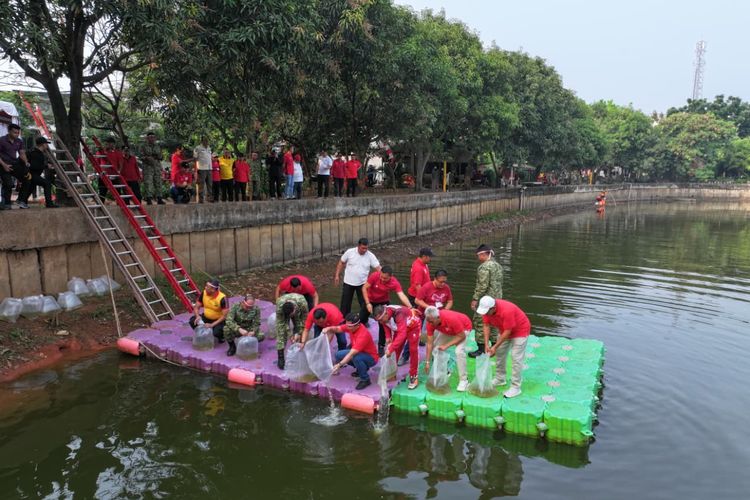 Warga Usul Waduk Jadi Lokasi Lomba 17 Agustus, Pemkot Jaksel Cek Kualitas Air