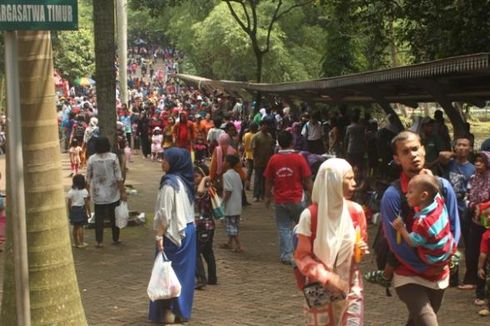 Cetak Rekor, 166.796 Orang Kunjungi Taman Margasatwa Ragunan Hari Ini