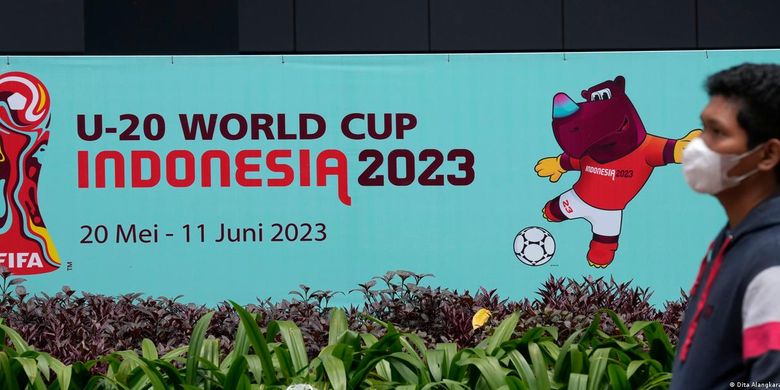 FIFA resmi batalkan Indonesia sebagai tuan rumah Piala Dunia U-20 karena penolakan terhadap tim Israel.