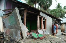 15 Rumah Warga di Bima Ambruk Dihantam Gelombang 3 Meter