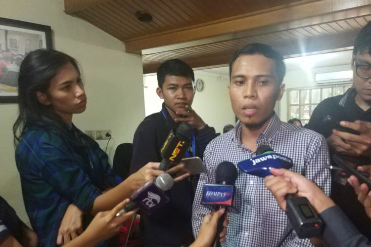 Kuasa Hukum BN, Aziz Fauzi SH. memberikan penjelasan terkait putusan Mahkamah Agung terhadap kliennya (16/11/2018).