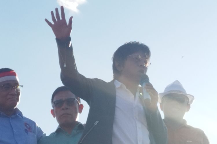 Kemarin Soenarko Pimpin Demo Lengserkan Jokowi, Hari Ini Adian Ajak Pedemo Audiensi