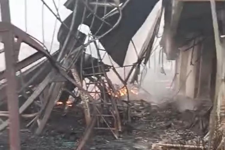 Gudang Pipa dan 3 Rumah di Tangerang Terbakar, Api Diduga Berawal dari Pembakaran Sampah