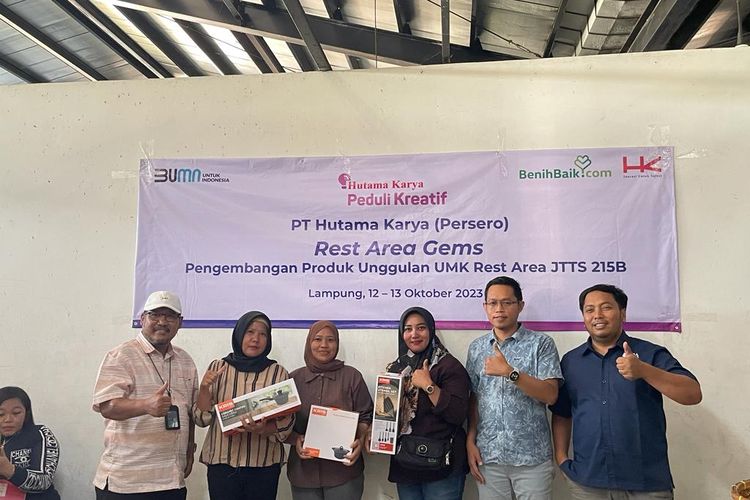 PT Hutama Karya (Persero) menggelar pelatihan pengembangan produk unggulan di kepada 16 perwakilan dari masing-masing pemilik unit usaha kuliner di Rest Area 215B Jalan Tol Terbanggi Besar-Pematang Panggang-Kayu Agung (Terpeka).