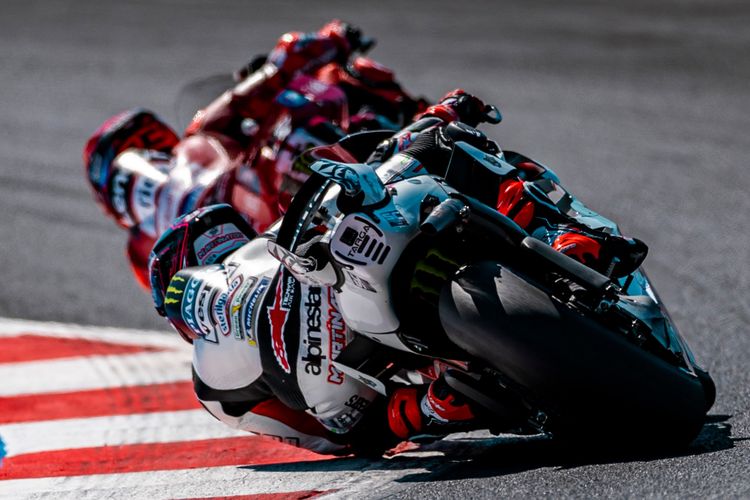 Penjelasan Motor MotoGP Bisa Miring 65 Derajat Tapi Tidak Jatuh