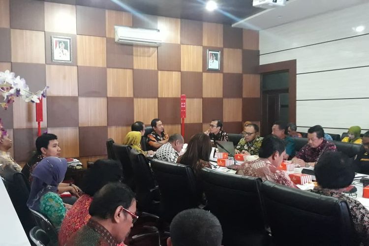 Ombudsman RI Perwakilan Jawa Tengah saat melakukan pertemuan dengan Wali Kota Semarang Hendrar Prihadi di Ruang Rapat Walikota Semarang, Kamis (24/10/ 2019) kemarin. 