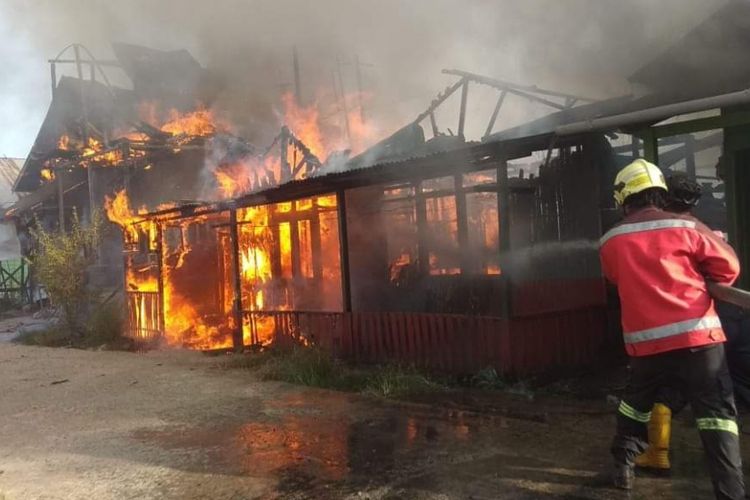 Peristiwa kebakaran melanda kawasan padat di Samarinda, Senin (4/3/2019).