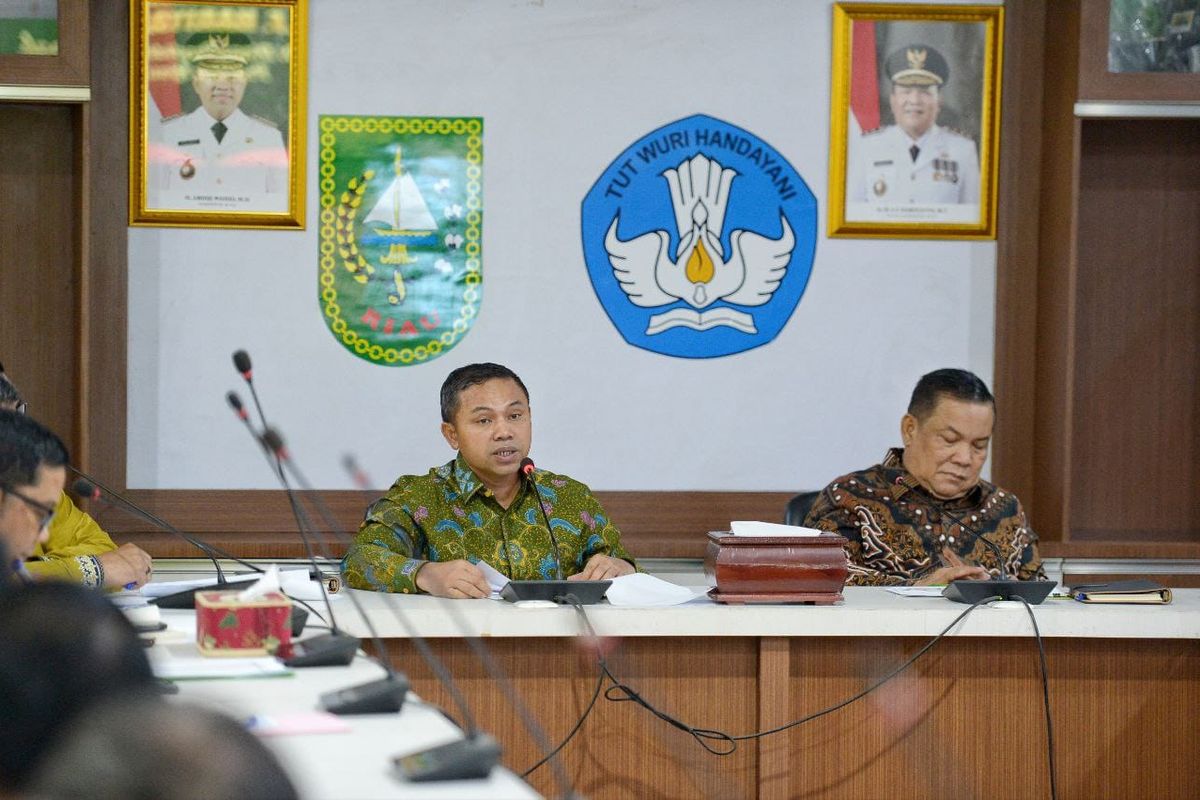Transformasipendidikan diwujudkan Pemprov Riau melalui sejumlah program strategis yang menyentuh kebutuhan peserta didik dan masyarakat.