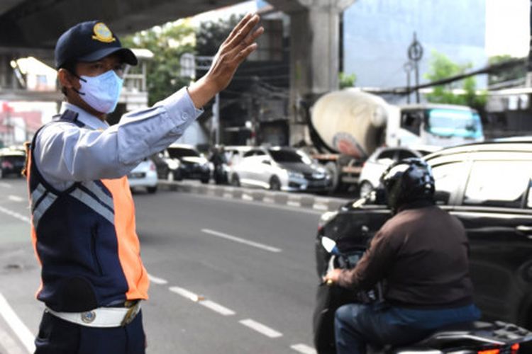 Ilustrasi pengaturan lalu lintas oleh Dishub Jakarta