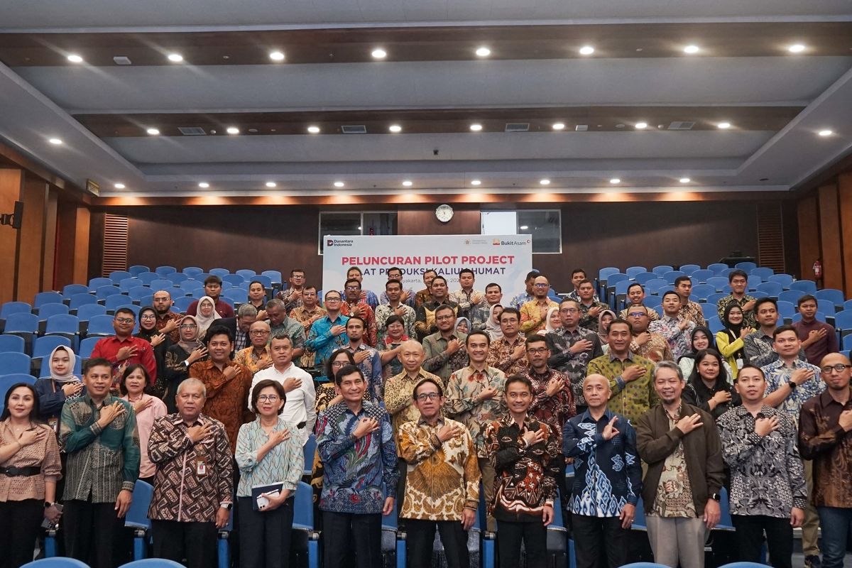 PT Bukit Asam Tbk (PTBA) dan Universitas Gadjah Mada (UGM) meluncurkan pilot project alat produksi kalium humat atau pupuk penyubur tanah.
