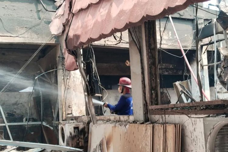 Kebakaran Kantor ATR/BPN Karawang, Tim Labfor Polda Jabar Dilibatkan Selidiki Penyebab Api