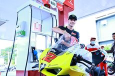 2 Pebalap Pertamina Enduro VR46 Racing Team Berparade Bersama Komunitas Klub Motor Bali