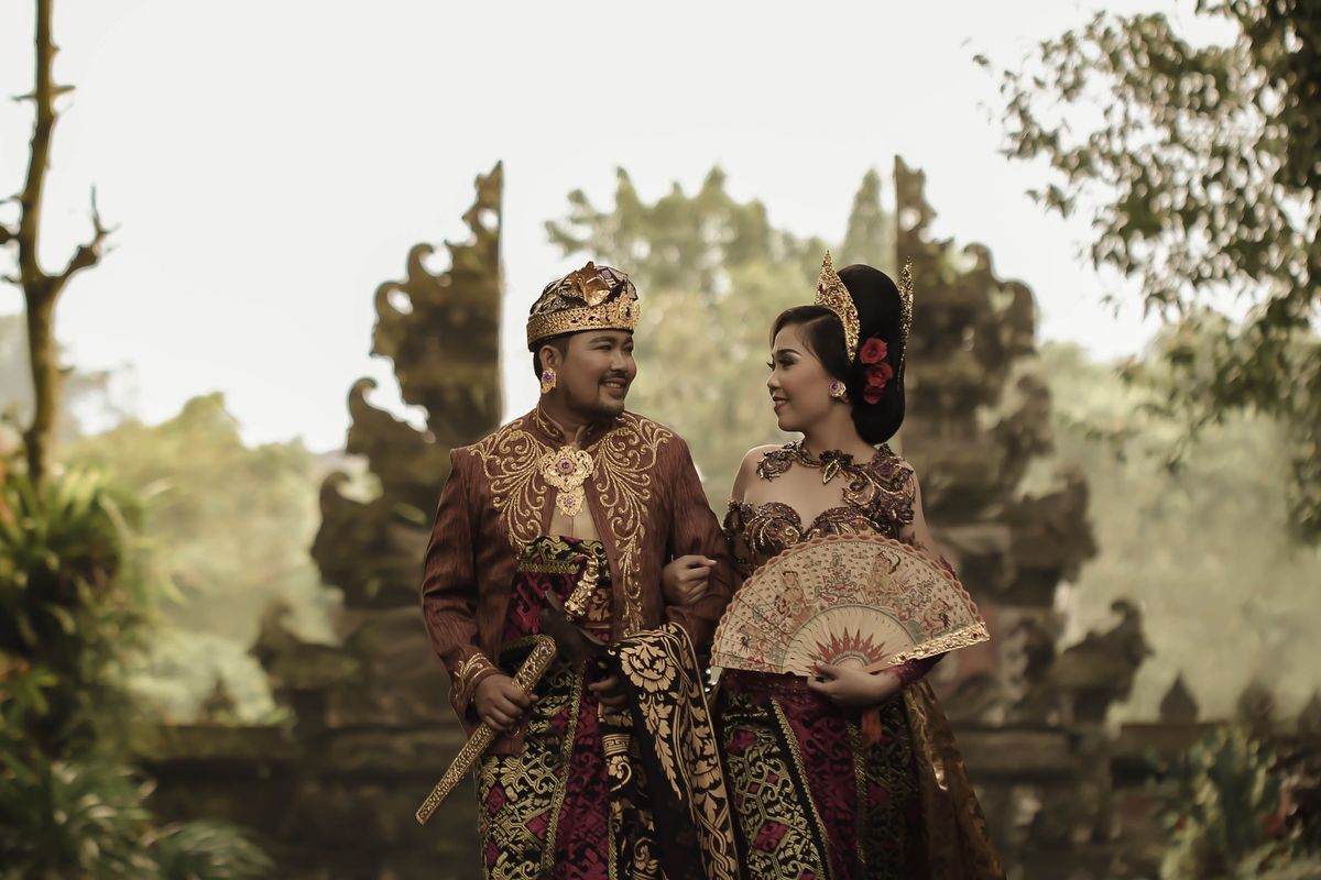 Ilustrasi pernikahan adat Bali.