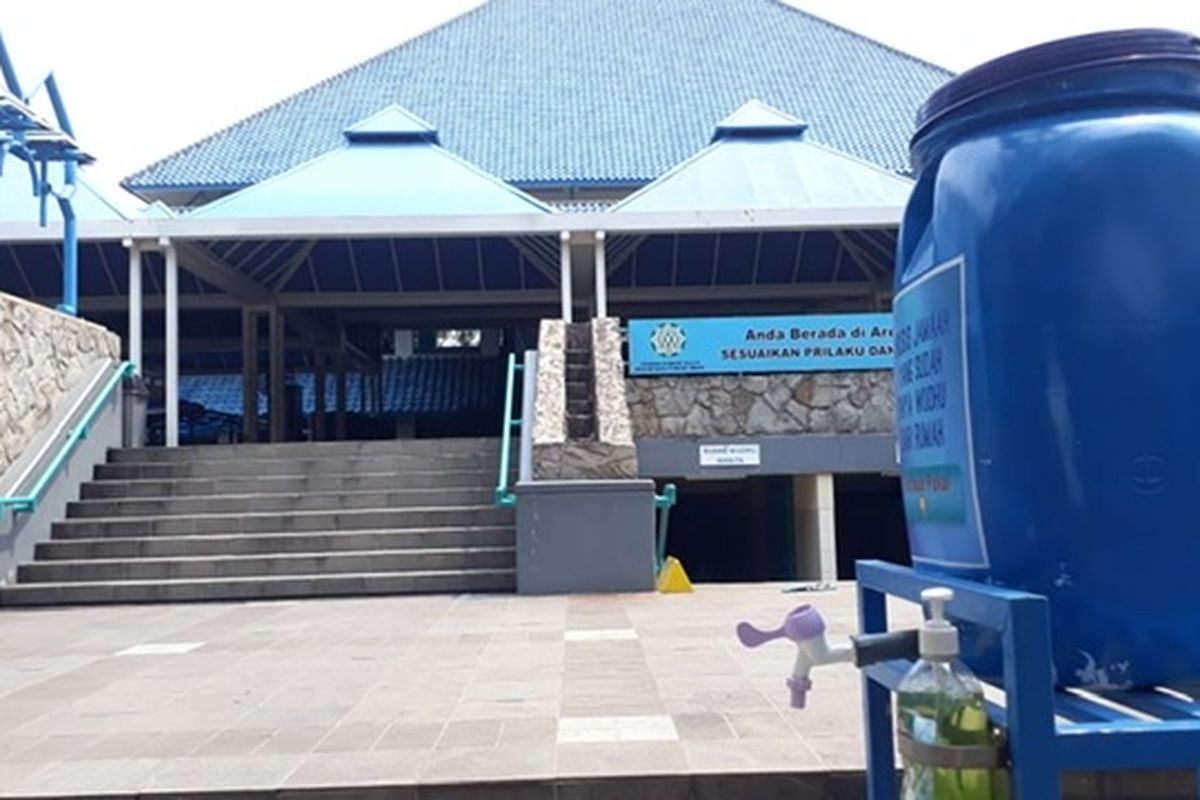 Masjid Raya Pondok Indah, Jakarta menyelenggarakan Shalat Idul Adha pada Jumat (30/7/2020) pagi.