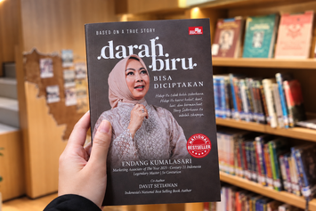 Darah Biru Bisa Diciptakan, Buku Endang Kumalasari — Kita Tidak Harus Lahir dari Keluarga Terpandang untuk Punya Masa Depan yang Baik