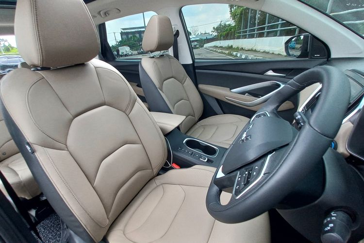 Interior Wuling Almaz Hybrid