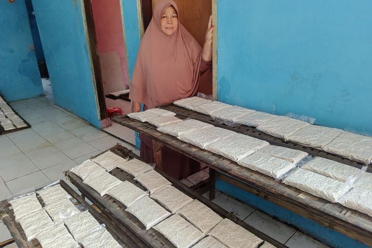 Harga Plastik Naik, Perajin Tempe di Bogor Terpaksa Kurangi Berat Tempe