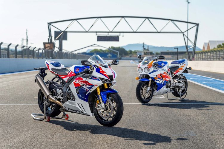 Honda CBR1000RR-R Fireblade 30th Anniversary