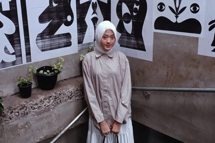 Kisah Fira, Lulusan DKV Unesa yang Dirikan Sekolah Modelling Khusus Disabilitas