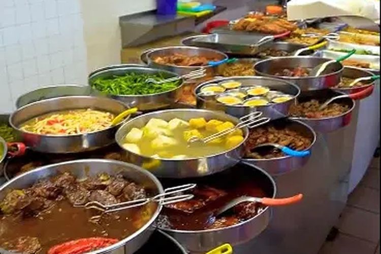 Tangkapan layar menu nasi campur di restoran yang dikunjungi YouTuber Malaysia Dissy Dai Hee di Ampang. Nasi campur yang dia beli harganya 33 ringgit (Rp 106.000).