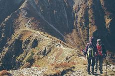 Mendaki Gunung Saat Musim Hujan, Ini yang Harus Diwaspadai