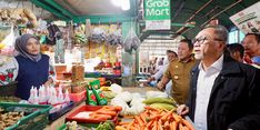 Kunjungi Pasar Kangkung di Lampung, Mendag Zulkifli Hasan Sebut Pasokan Bapok Melimpah