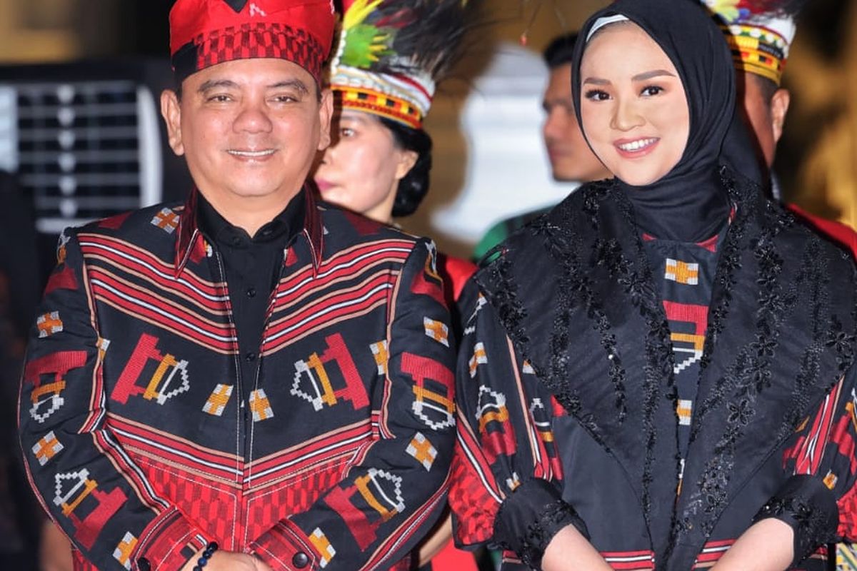 Gubernur Sultra kenakan tenun khas Sultra dalam acara Istana Berbatik di Istana Merdeka.
