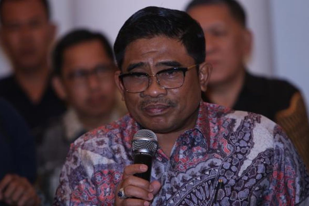 Dirjen Otonomi Daerah Kementerian Dalam Negeri (Kemendagri) Sumarsono memberikan keterangan pers usai acara serah terima nota pengantar tugas PLT (pelaksana tugas) Gubernur DKI Jakarta di Balai Agung, Balai Kota DKI Jakarta, Senin (6/3/2017). Sumarsono kembali menerima tugas PLT Gubernur DKI Jakarta yg di berikan oleh Sekjen Kemendagri Yuswandi A Temenggung.