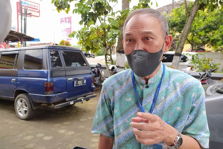 Guru Besar Tehnik Lingkungan Universitas Diponegoro (Undip) Syafrudin saat ditemui di Kelurahan Polaman Semarang. Kamis (10/11/2022)