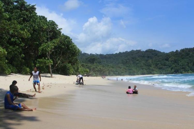 Pantai Sendiki Di Malang Daya Tarik Harga Tiket Jam Buka Dan Rute 