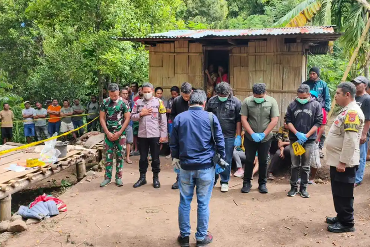 Olah TKP dalam penyelidikan siswa SD yang diduga melakukan bunuh diri di Ngada, NTT