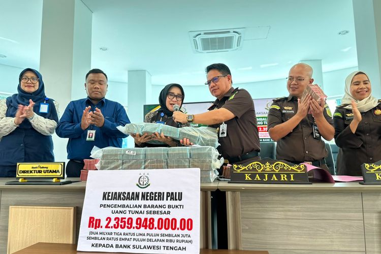 Kejari Palu Kembalikan Rp 2,3 Miliar Kasus Tindak Pidana Perbankan ke Bank Sulteng