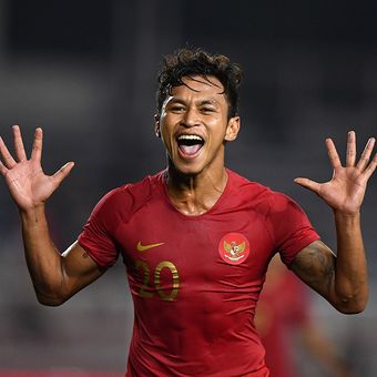 Pemain Timnas U-22 Indonesia Osvaldo Haay merayakan golnya ke gawang Singapura dalam pertandingan Grup B SEA Games 2019 di Stadion Rizal Memorial, Manila, Filipina, Kamis (28/11/2019). Indonesia mengalahkan Singapura dengan skor 2-0.