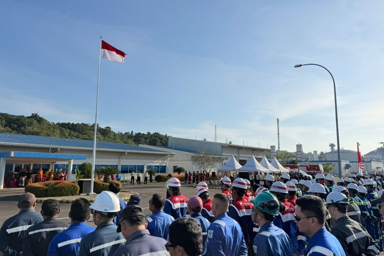Kala Merah Putih Berkibar di Jantung Industri LNG...