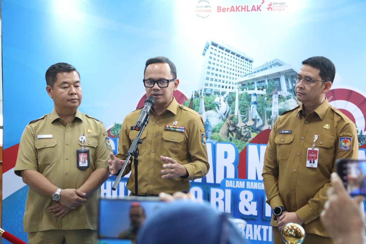 Wakil Menteri Dalam Negeri (Wamendagri) Bima Arya Sugiarto dalam  Seminar Nasional bertajuk ?Kemendagri Berbakti untuk Negeri? dalam rangka peringatan Hari Ulang Tahun (HUT) ke-80 Republik Indonesia (RI) sekaligus HUT ke-80 Kemendagri. Seminar digelar di Gedung Sasana Bhakti Praja (SBP) Kantor Pusat Kemendagri, Jakarta, Selasa (19/8/2025).


