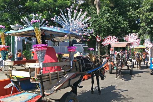 Libur Natal, Banyak Delman Hias Beroperasi di Sekitar Kawasan Monas 