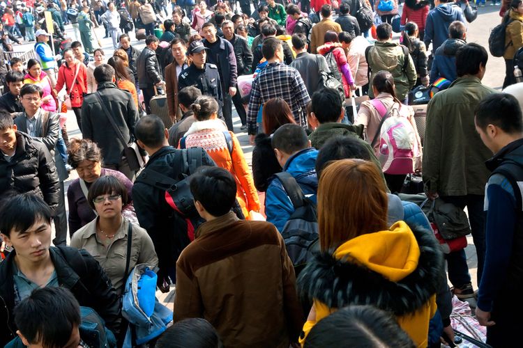 Ilustrasi masyarakat di China, negara dengan penduduk terbanyak di dunia 2022.