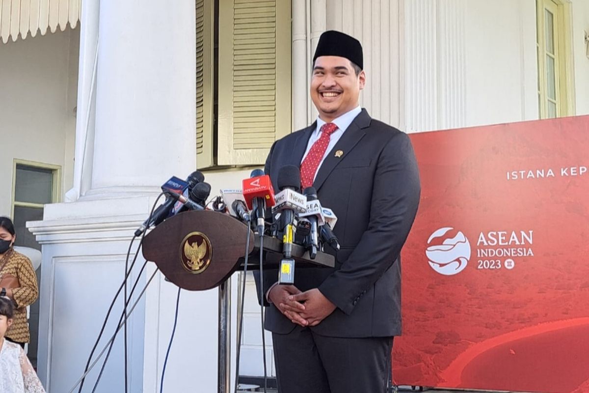 Ayollar bilan oyoq osti qilish