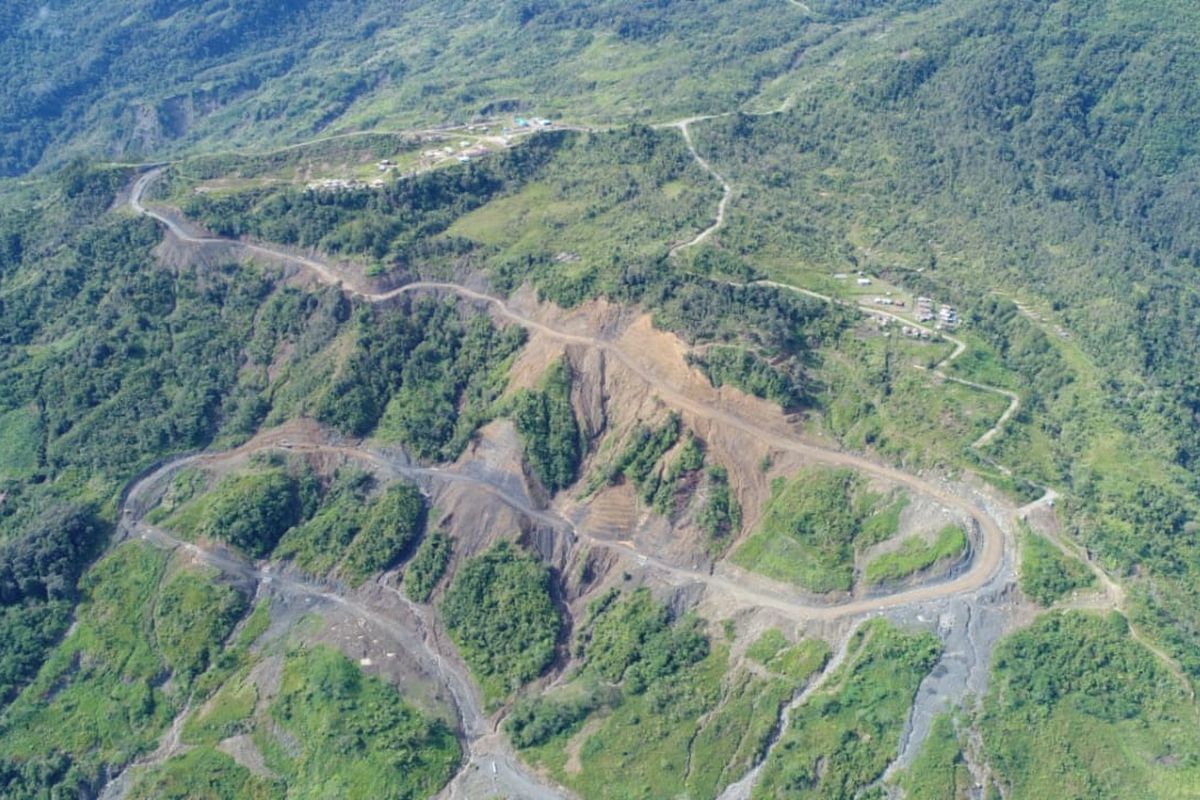 Jalan Oksibil-Towe Hitam?Ubrup?Jayapura