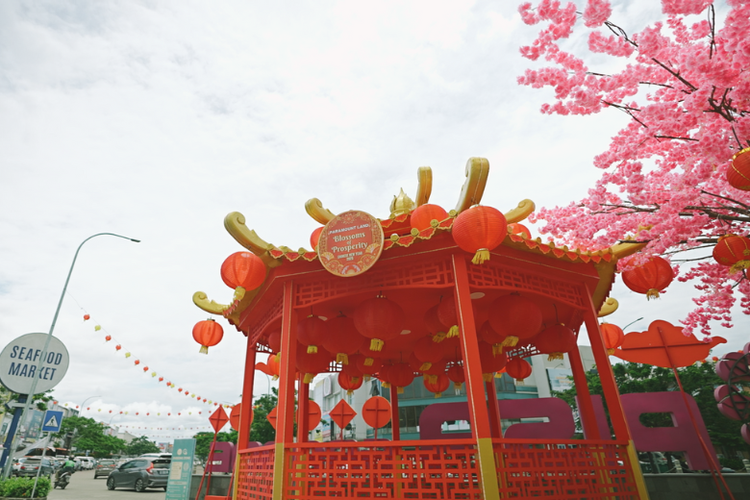 Pagoda khas Tionghoa di Pisa Grande - Gading Serpong 