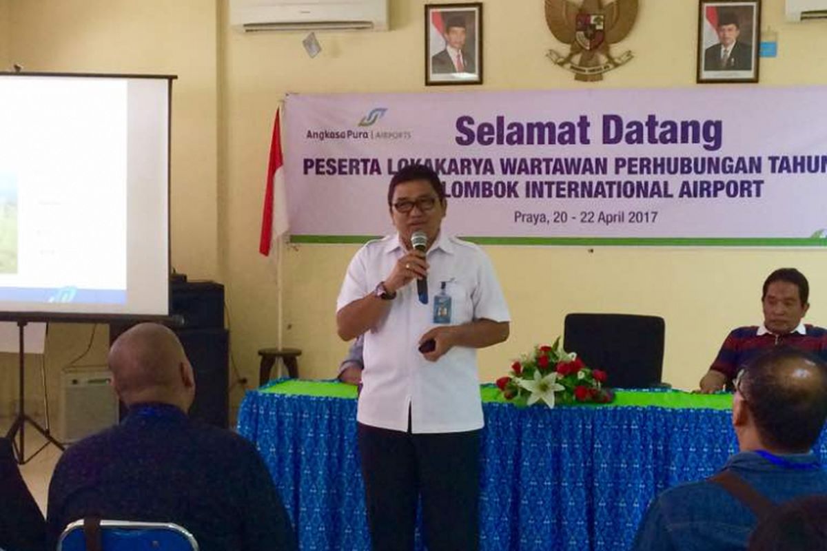 General Manager Bandara Internasional Lombok Praya  PT Angkasa Pura I (Persero) I Gusti Ngurah Ardita dalam Lokakarya Wartawan Kementerian Perhubungan di Lombok, Kamis (20/4/2017).