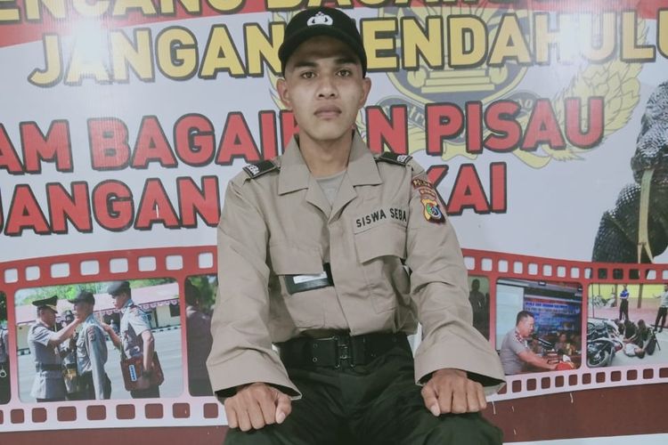 Januar V Migu (20), anak yatim yang lulus jadi siswa Bintara Polri