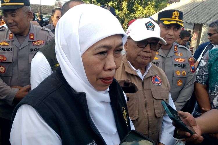 Ditanya Kasus Keracunan MBG di Jatim, Khofifah: Pak Wagub Itu Lho Koordinator MBG